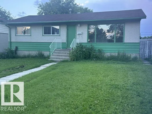 11026 155 ST NW, Edmonton, Alberta T5P2N3