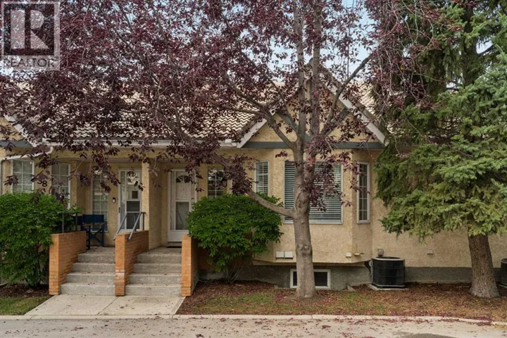 36 Richelieu Court SW, Calgary, Alberta T3E7E9