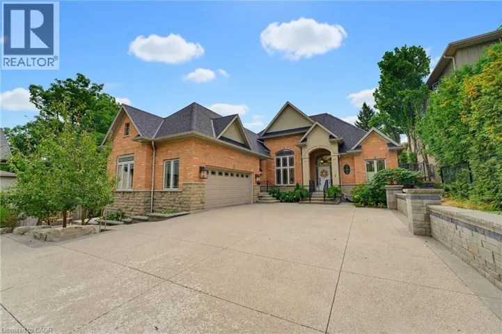 56 ACADEMY Street, Ancaster, Ontario L9G2Y1