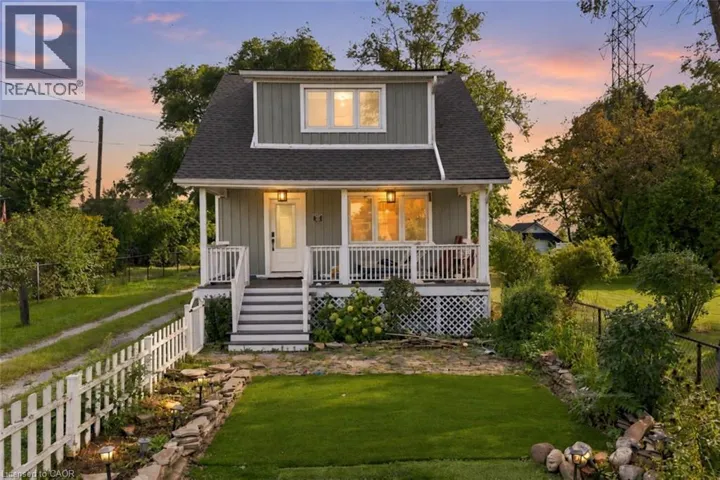 285 BEACH Boulevard, Hamilton, Ontario L8H6V8