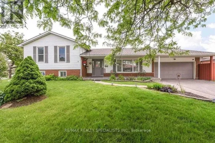 2 MARCHBANK CRESCENT, Brampton (Central Park), Ontario L6S3B1