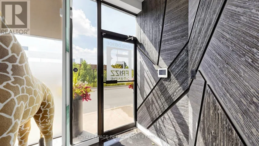 8 - 445 EDGELEY BOULEVARD, Vaughan (Concord), Ontario L4K4G1