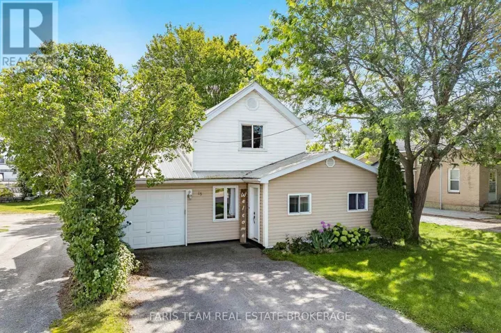 18 POYNTZ STREET, Penetanguishene, Ontario L9M1M4