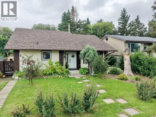 25 Valley Crescent, Lacombe, Alberta T4S1L1