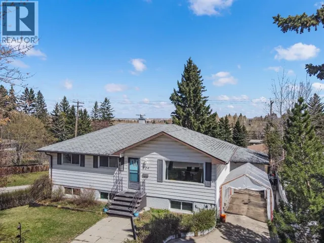224 Hendon Drive NW, Calgary, Alberta T2K1Z2
