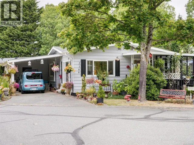 2166 Summergate Blvd, Sidney, British Columbia V8L4L1