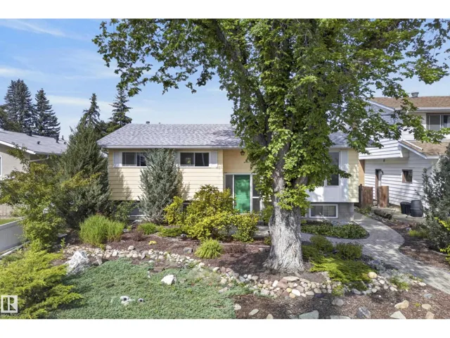 10968 35A AV NW, Edmonton, Alberta T6J0A3