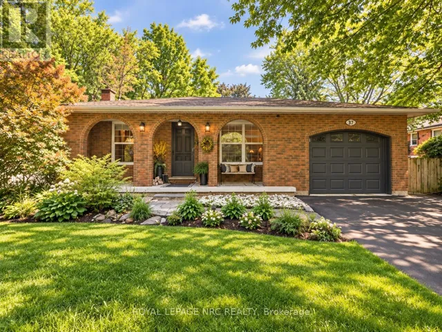 37 SPRUCESIDE CRESCENT, Pelham (Fonthill), Ontario L3E0G1