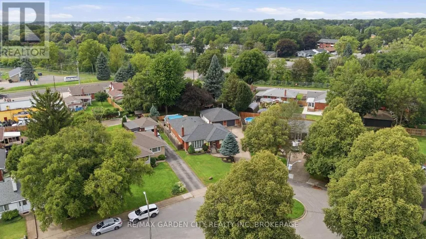 4993 RENDALL CRESCENT, Niagara Falls (Cherrywood), Ontario L2E5E6