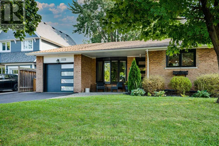2221 WYANDOTTE DRIVE, Oakville (WO West), Ontario L6L2T4