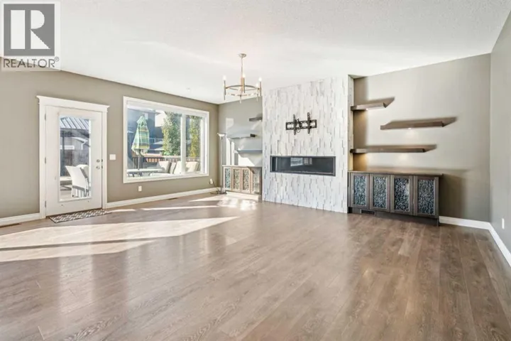 383 Evansglen Drive NW, Calgary, Alberta T3P0P1