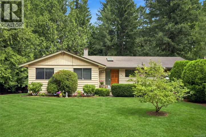 103 Green Lake Cres, Lantzville, British Columbia V0R2H0