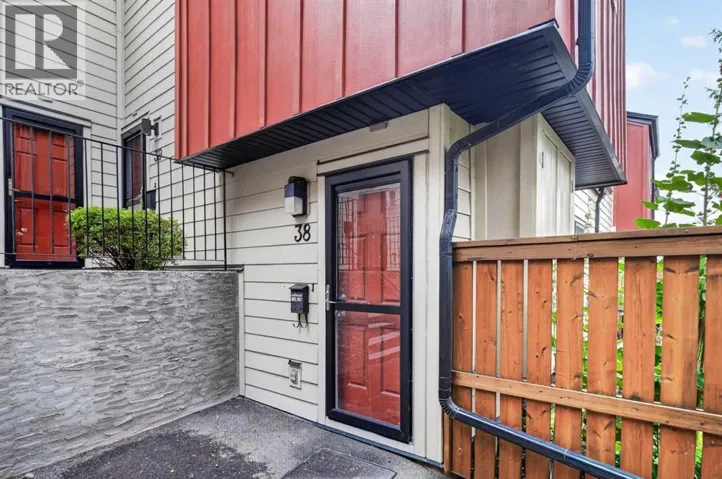 38, 4740 Dalton Drive NW, Calgary, Alberta T3A2H4