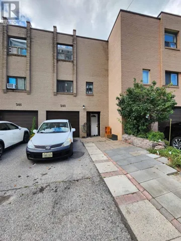 82 - 203 LOTHERTON PATHWAY, Toronto (Yorkdale-Glen Park), Ontario M6B2G6