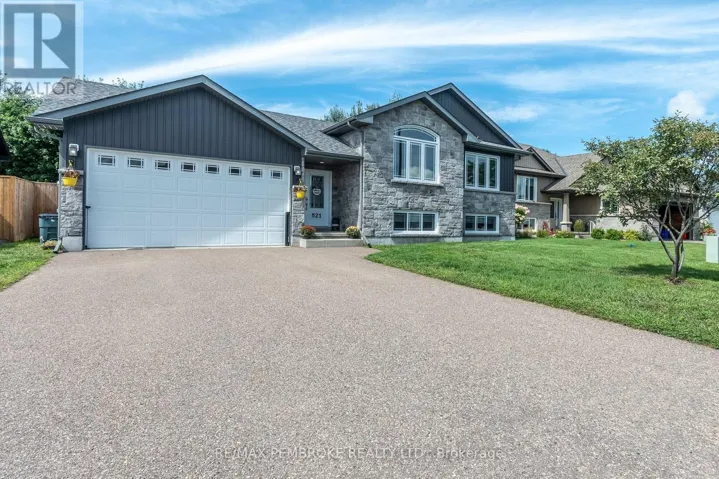 521 GARDNER CRESCENT, Petawawa, Ontario K8H0C4