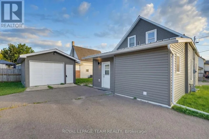 81 BANK STREET S, Renfrew, Ontario K7V2E7