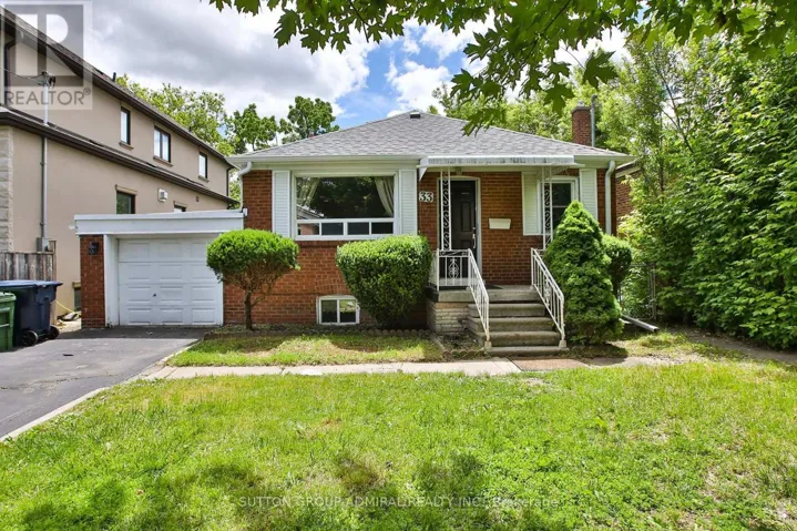 33 REGINA AVENUE, Toronto (Englemount-Lawrence), Ontario M6A1R4