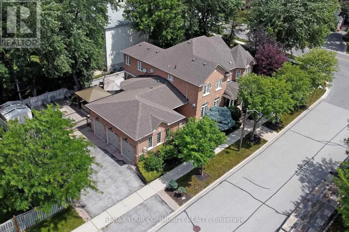 2 WINTERBERRY DRIVE, Markham (Legacy), Ontario L3S4G3