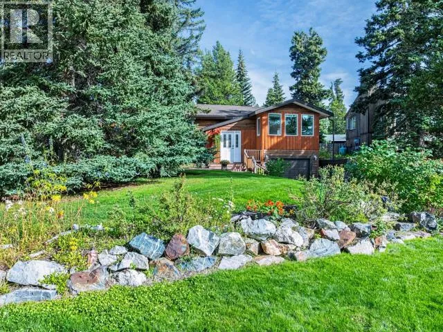 15 BALSAM CRESCENT, Whitehorse, Yukon Y1A4V6