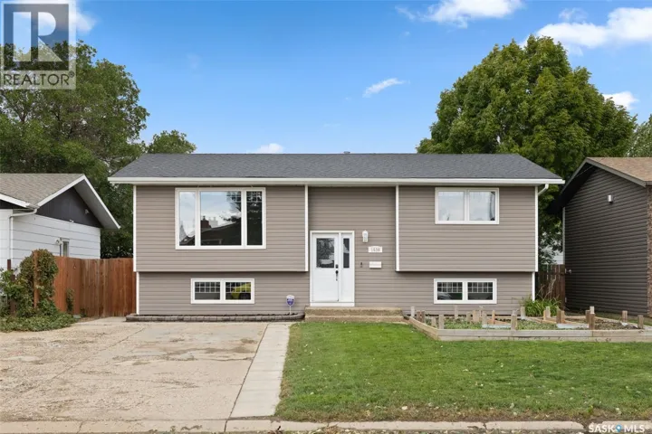 1538 SPADINA STREET W, Moose Jaw, Saskatchewan S6H7E6