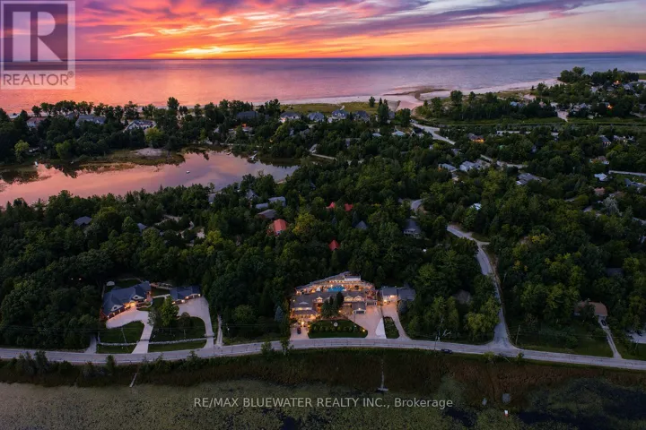7196 OUTER DRIVE, Lambton Shores (Port Franks), Ontario N0M2L0