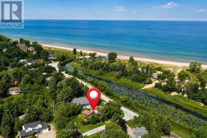 9997 EDWARD STREET, Lambton Shores (Port Franks), Ontario N0M2L0