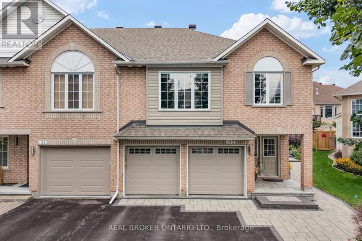 132 MACASSA CIRCLE, Ottawa, Ontario K2T1J9