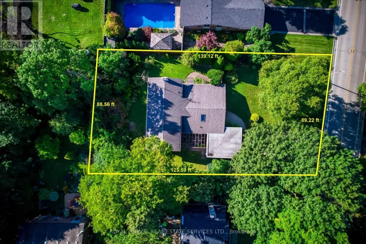 130 SOLINGATE DRIVE, Oakville (BR Bronte), Ontario L6L3S7