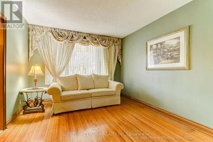 23 TUMPANE STREET, Toronto (Downsview-Roding-CFB), Ontario M3M1L5