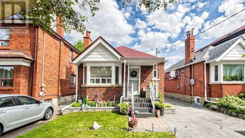 507 ATLAS AVENUE, Toronto (Oakwood Village), Ontario M6C3R4