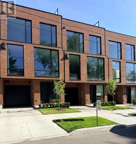 32 EVERGREEN GARDENS, Toronto (Leaside), Ontario M4G1C5