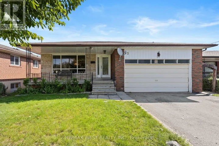 25 APTED AVENUE, Toronto (Humber Summit), Ontario M9L2P2