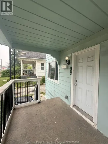 688 CAMPBELL, Windsor, Ontario N9B2H7