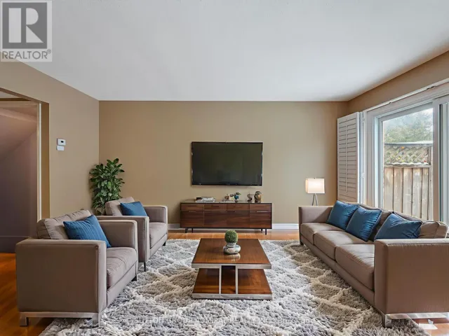 #60 - 385 THE EAST MALL, Toronto (Islington-City Centre West), Ontario M9B6J4