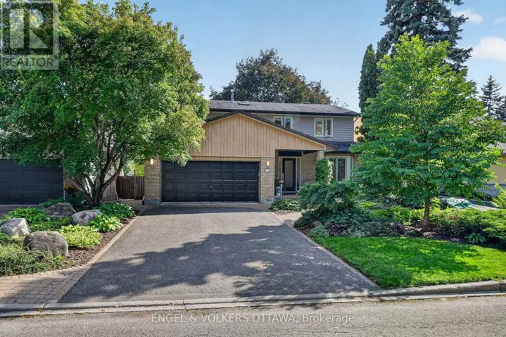 22 LYNHURST AVENUE, Ottawa, Ontario K1V9W7