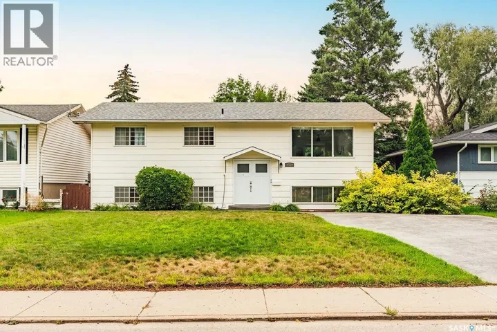 2517 Preston AVENUE S, Saskatoon, Saskatchewan S7J2G3