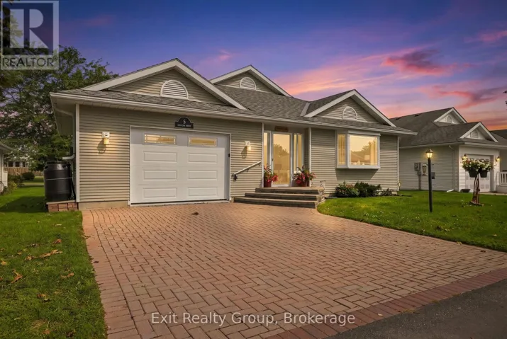6 HERITAGE DRIVE, Prince Edward County (Wellington), Ontario K0K3L0
