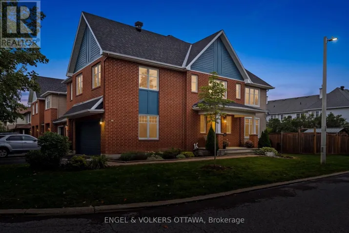 268 HORSESHOE CRESCENT, Ottawa, Ontario K2S0B7