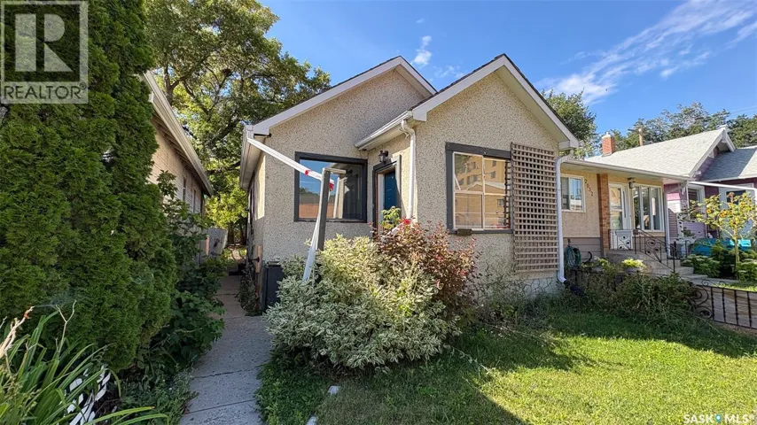 2034 QUEBEC STREET, Regina, Saskatchewan S4P1J9