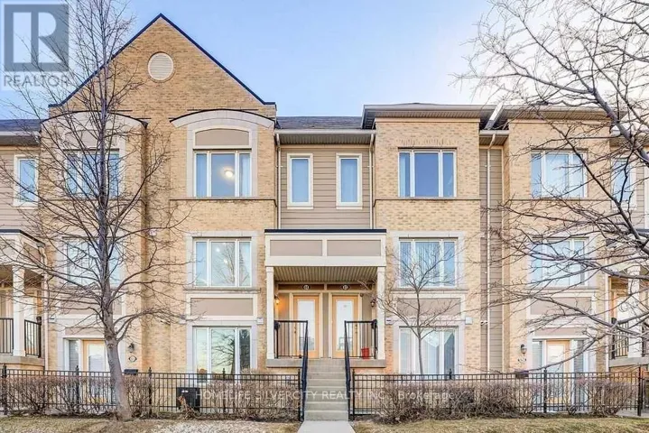 64 - 60 FAIRWOOD CIRCLE, Brampton (Sandringham-Wellington), Ontario L6R0Y6