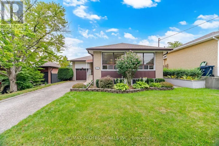 147 CHAPMAN ROAD, Toronto (Humber Heights), Ontario M9P1G2