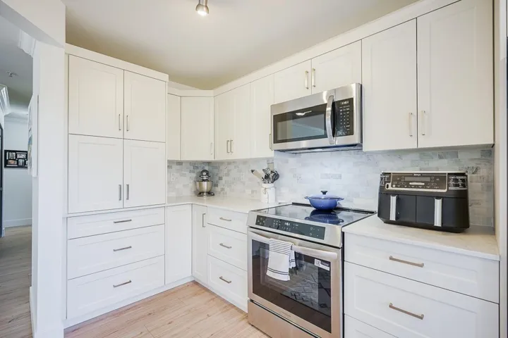 208 32075 GEORGE FERGUSON WAY, Abbotsford, British Columbia V2T2K7