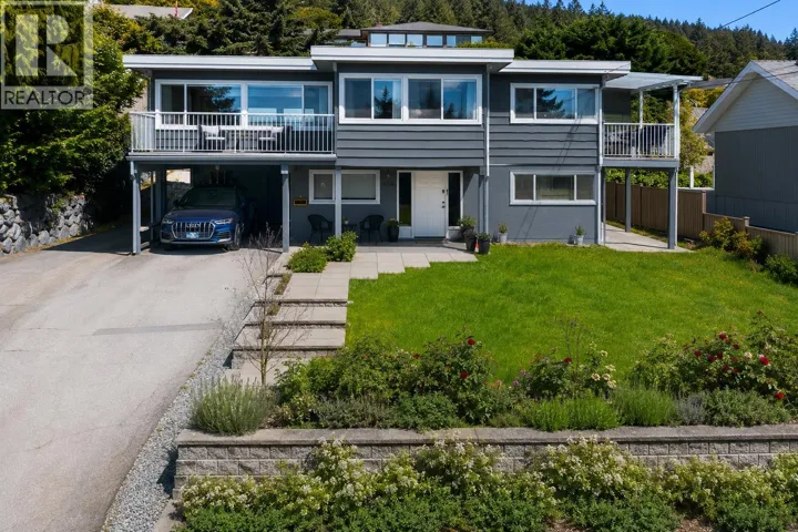 454 MONTERAY AVENUE, North Vancouver, British Columbia V7N3G2