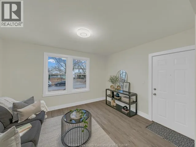 557 Cameron Unit# 3, Windsor, Ontario N9B1Y9