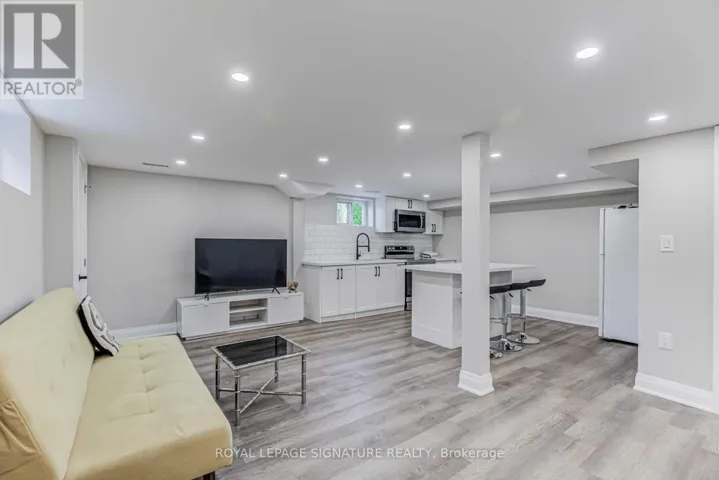 54 INNISWOOD DRIVE, Toronto (Wexford-Maryvale), Ontario M1R1E5