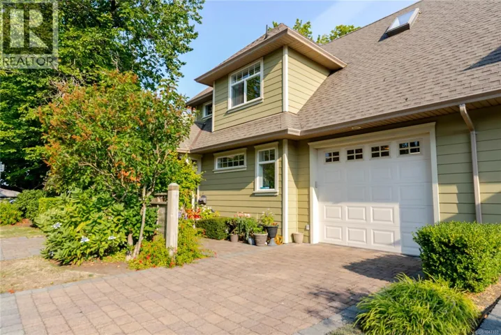 2420 Mt. Baker Ave, Sidney, British Columbia V8L6A1