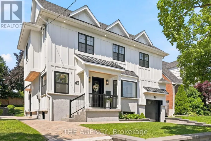 42 BERL AVENUE, Toronto (Stonegate-Queensway), Ontario M8Y3C4