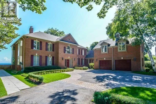 16 ENNISCLARE DRIVE W, Oakville (MO Morrison), Ontario L6J4N2