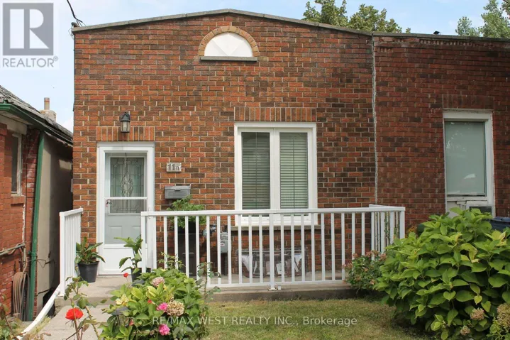 11A WOODCROFT CRESCENT, Toronto (Caledonia-Fairbank), Ontario M6E1W7