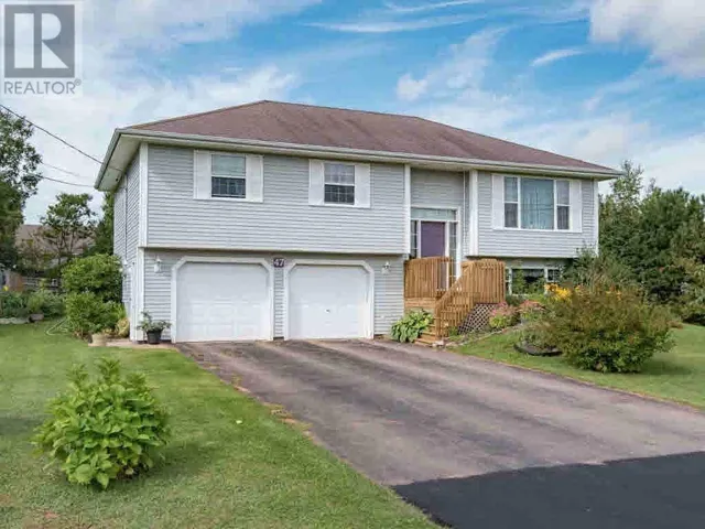 47 Anne Crescent, Stratford, Prince Edward Island C1B1M8
